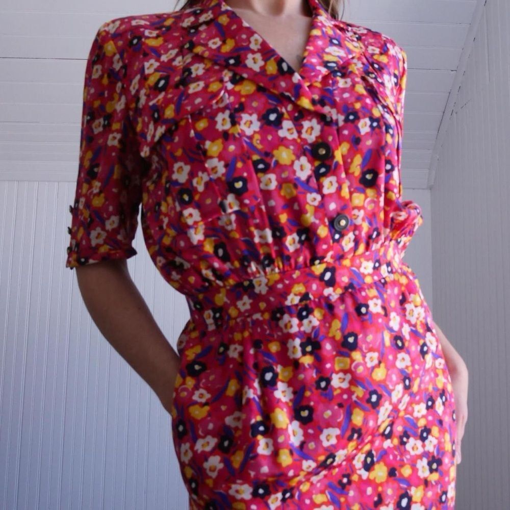 Stunning Valentino 80s does 40s bright floral silk midi dress